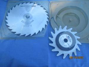 lot 307 image: 2 CRAFTSMAN SAW BLADES ADJUSTABLE DADO 93263 AND KROMEDGE CHISEL TOOTH 932668