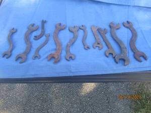 lot 312 image: 11 ANTIQUE WRENCHES