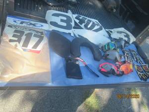lot 320 image: FOX SPORT GEAR MOTOR SPORT BIKE ACCESSORIES