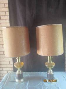 lot 327 image: 2 VINTAGE LAMPS