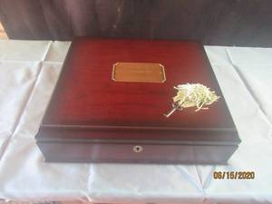 lot 328 image: BOMBAY KEEPSAKE BOX WITH LOCK AND KEY