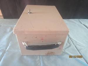 lot 329 image: ROCKAWAY METAL LOCKBOX WITH KEYS