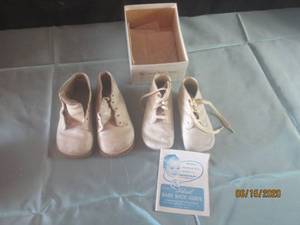 lot 369 image: TOTAL OF 2 PAIR WHITE VINTAGE BABY SHOES&nbsp