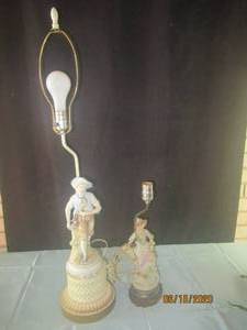 lot 374 image: TOTAL OF 2ANTIQUE CAPODIMONTE STYLE VICTORIAN&nbsp FIGURAL TABLE LAMPS