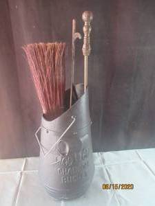 lot 385 image: VINTAGE CHUCK WAGON BLACK PLASTIC CHARCOAL BUCKET WITH SHOVEL,BRUSH,AND POKER
