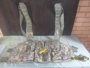 lot 409 image: NEW VOODOO TACTICAL CHEST RIG&nbsp