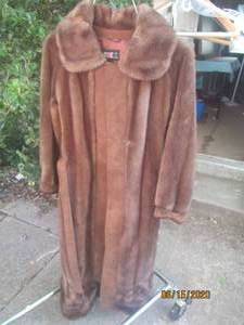 lot 417 image: AUTUMN HAZE MINK AND LEATHER BELTED COAT  MADE IN ENGLAND