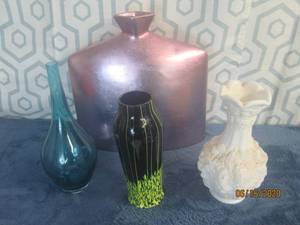 lot 439 image: TOTAL OF 4 ASSORTED VASES&nbsp