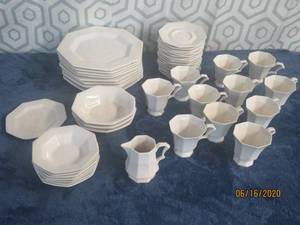 lot 443 image: TOTAL OF 50 PC INDEPENDENCE IRON STONE WHITE OCTAGONAL ,RIBBED CASTLETON JAPAN 1776 DINNERWARE&nbsp FEW DINNER PLATES WITH SMALL CHIPS&nbsp