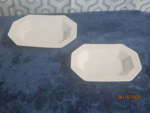 lot 444 image: TOTAL OF 2 OVAL VEGETABLE BOWL INDEPENDENCE IRON STONE WHITE OCTAGONAL ,RIBBED CASTLETON JAPAN 1776&nbspMATCH # 443
