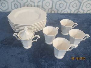 lot 445 image: TOTAL OF 12 PC NIKKO CLASSIC COLLECTION JAPAN CLASSIC WHITE OCTAGONAL DINNERWARE&nbsp