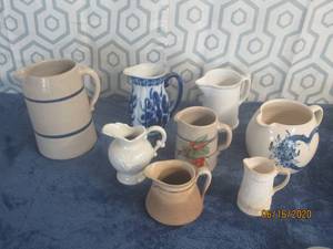 lot 454 image: TOTAL OF 8 CERAMIC .PORCELAIN ,POTTERY POURES