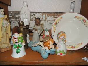 lot 34 image: Jasco Taiwan doll bell, Christmas bell, Metal angel holding a light, Angel in yellow holding a cross, angel holding tiny sheep, white floral decor plate with pink trim