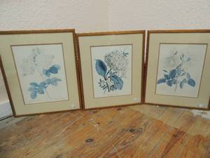 lot 74 image: 3 x 18 x a5 Photos by Rosa Damas era painted 1001