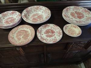 lot 440 image: Quadrifoglo bowls x 3 antique print,    2 England salad plate,     2 Large Quadrifoglo bowls,  1 saucer,     1 Taylor Smith dessert bowl,    3 Quadrifoglo dinner plates and 2 ship dcor saucers