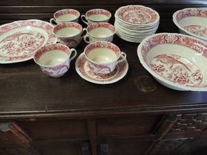 lot 4 image: Dish set Constable Serious Bicentenial by J.  Broadhurst- 2 dinner plates, 1 dessert plate, 2 soup bowls, 6 salad bowls 7 bread plates