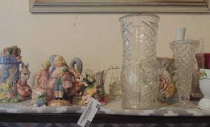 lot 86 image: Various vases,  ,Porcelain bunny -FITZ & FLOYD 1983, 1985, SIVER VASE - GANDER  , and more