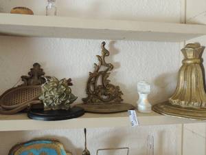 lot 128 image: Various wooden wall decor and wicker wooden candle holder