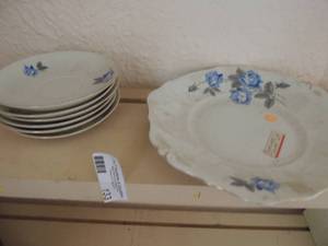 lot 133 image: M2  Czecho la Vakia cake plate with 6 dessert plates