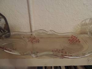 lot 155 image: 15x 8 glass platter with pink bubble decor, Parrot plate, WH Grindley wall dcor, white porcelain dcor