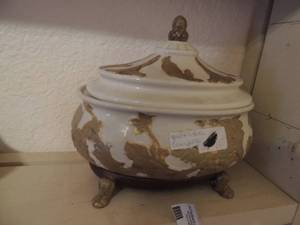 lot 169 image: Gold and white compote