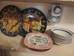 lot 173 image: 7 Blue and white international stoneware bowls, 2 Telavera blue plates, Idaho Gym stet plate and more