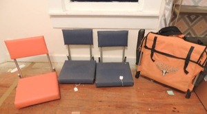lot 176 image: Several camping chairs