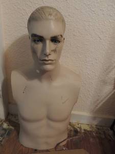 lot 178 image: Male bust stands 28