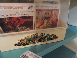 lot 184 image: Large recipe box full of recipes