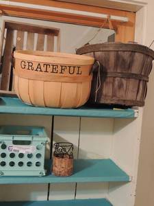 lot 190 image: Boxes of all sizes wooden