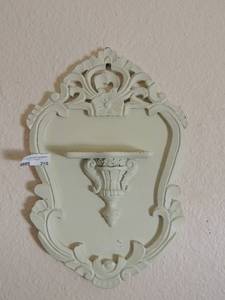 lot 210 image: white wall plaque 21x14