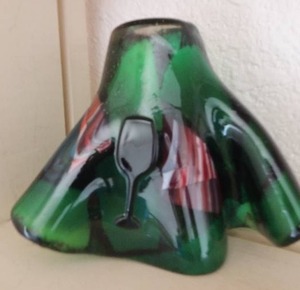 lot 224 image: Nice piece of BLOWN Glass in lamp shade shape  - GREEN W REDS & BLUE