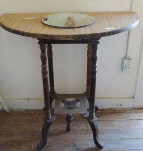 lot 258 image: Small wash stand with  wash bowl ( rusted in bottom)  29x31