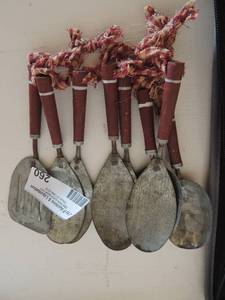 lot 260 image: 7 red handled spoons and 1 red handled spatula