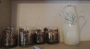 lot 278 image: 4 drinking glassesW grass and floweRS ,  very nice TEA POT ceramic pink flower covered