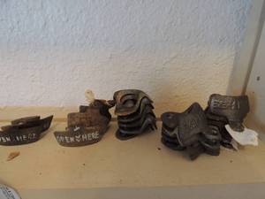 lot 293 image: Vintage glass bottle openers qty 20