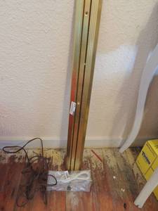 lot 300 image: DOOR threshold,  brown extension cord