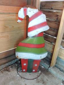 lot 306 image: Red, white, green metal Christmas decoration