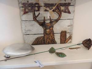 lot 366 image: flat metal canteen, 12 metal rose art, BIG buck deer sign 14x15.5