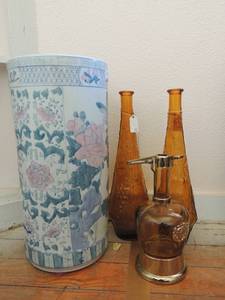 lot 367 image: Floral vase ceramic 18, 2 brown blown  glass vases 15.5 brown music box canister