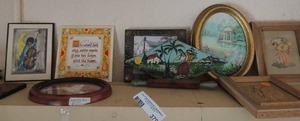 lot 379 image: Various painted tiles, 4x7 art oval shape hummingbird print wooden wall key hook
