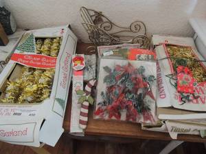 lot 450 image: 3 packs of tinsel new, perfect bow, mini ornaments, Christmas dcor NIP