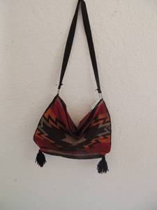 lot 462 image: womans purse red, black and orange