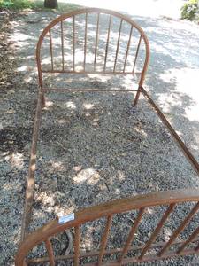 lot 321 image: VINTAGE Full size metal Bed frame, foot and head board AND SIDE RAILS