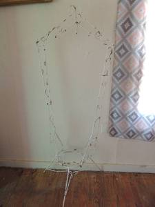 lot 251 image: 63 x 24 metal white plant stand