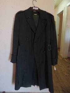 lot 475 image: Army Trench coat size 36  Large army green TRENCH COAT 44  WOOL