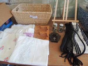 lot 483 image: Neiman Marcus S&P shakers , mini art easel, various pillow cases, Black and white handbag and hand carved wood duck