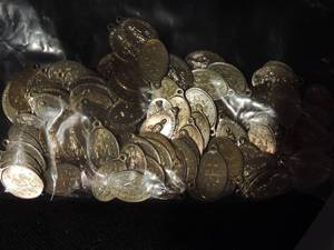 lot 530 image: Mary Miraculous medals x 100