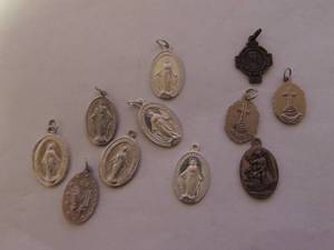 lot 538 image: Catholic medals 11 pieces bronze and silver