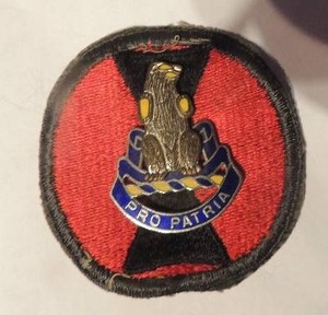 lot 545 image: Pro Patria defunked party pin and patch